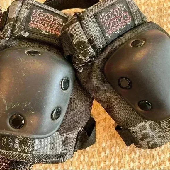 Tony Hawk kids huckjam series knee pads, skateboarding, youth - Picture 3 of 3